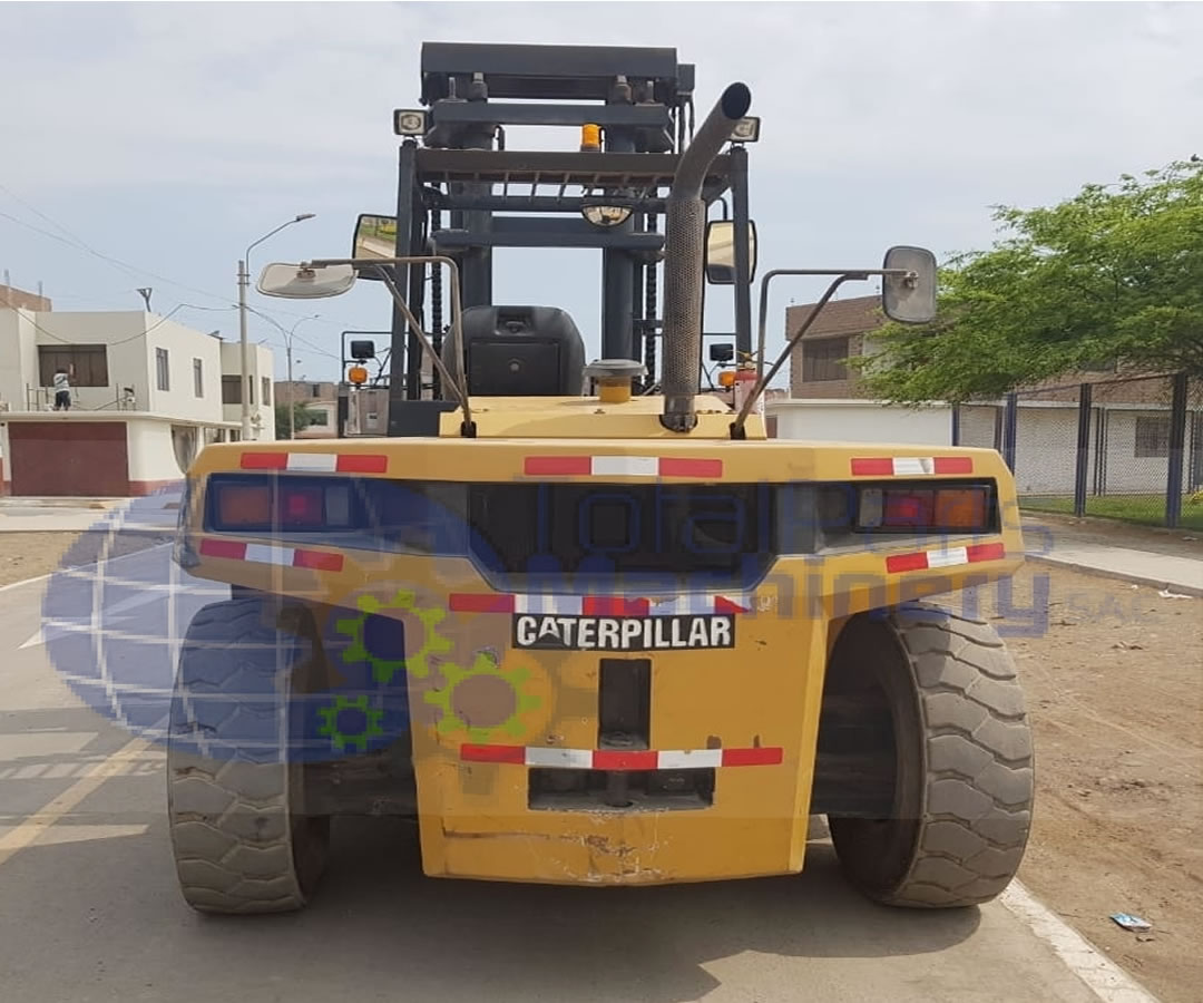 MONTACARGA CATERPILLAR DP 135 03