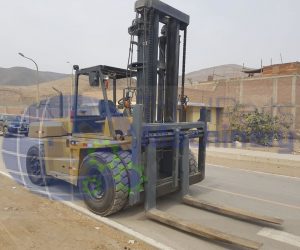 MONTACARGA CATERPILLAR DP 135 05