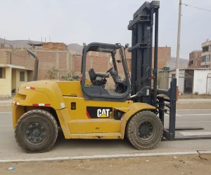 MONTACARGA CATERPILLAR P33000 01