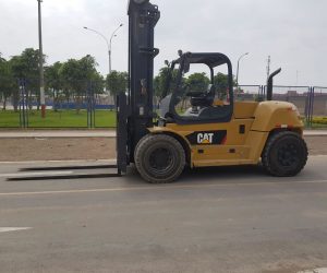 MONTACARGA CATERPILLAR P33000 04