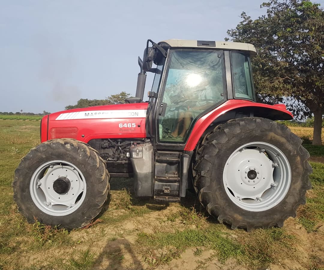 TRACTOR AGRICOLA MASSEY FERGUSON 02