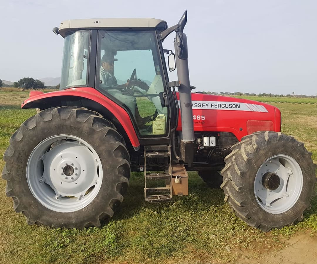 TRACTOR AGRICOLA MASSEY FERGUSON 03