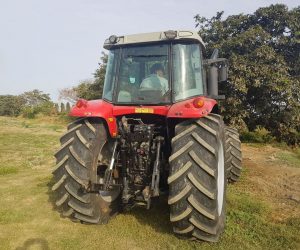 TRACTOR AGRICOLA MASSEY FERGUSON 04