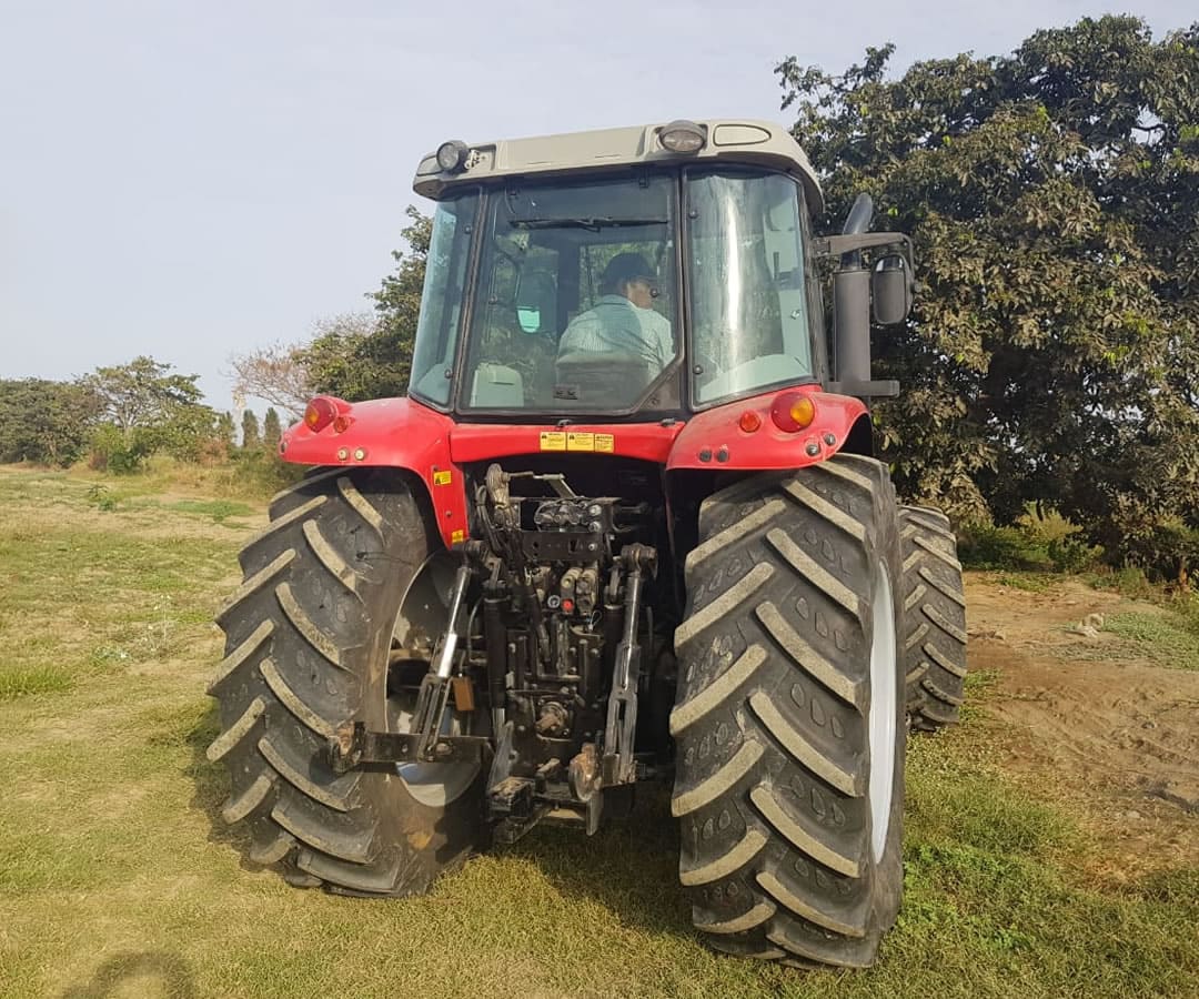 TRACTOR AGRICOLA MASSEY FERGUSON 04